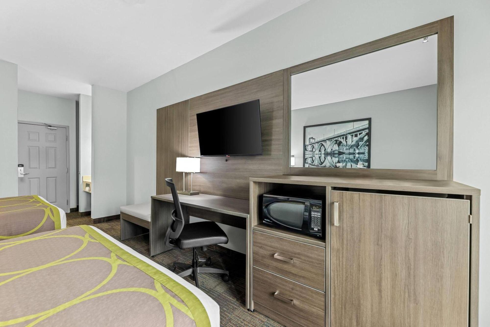 Deluxe Queen Room with Two Queen Beds - Non-Smoking,1699053991:JPEG