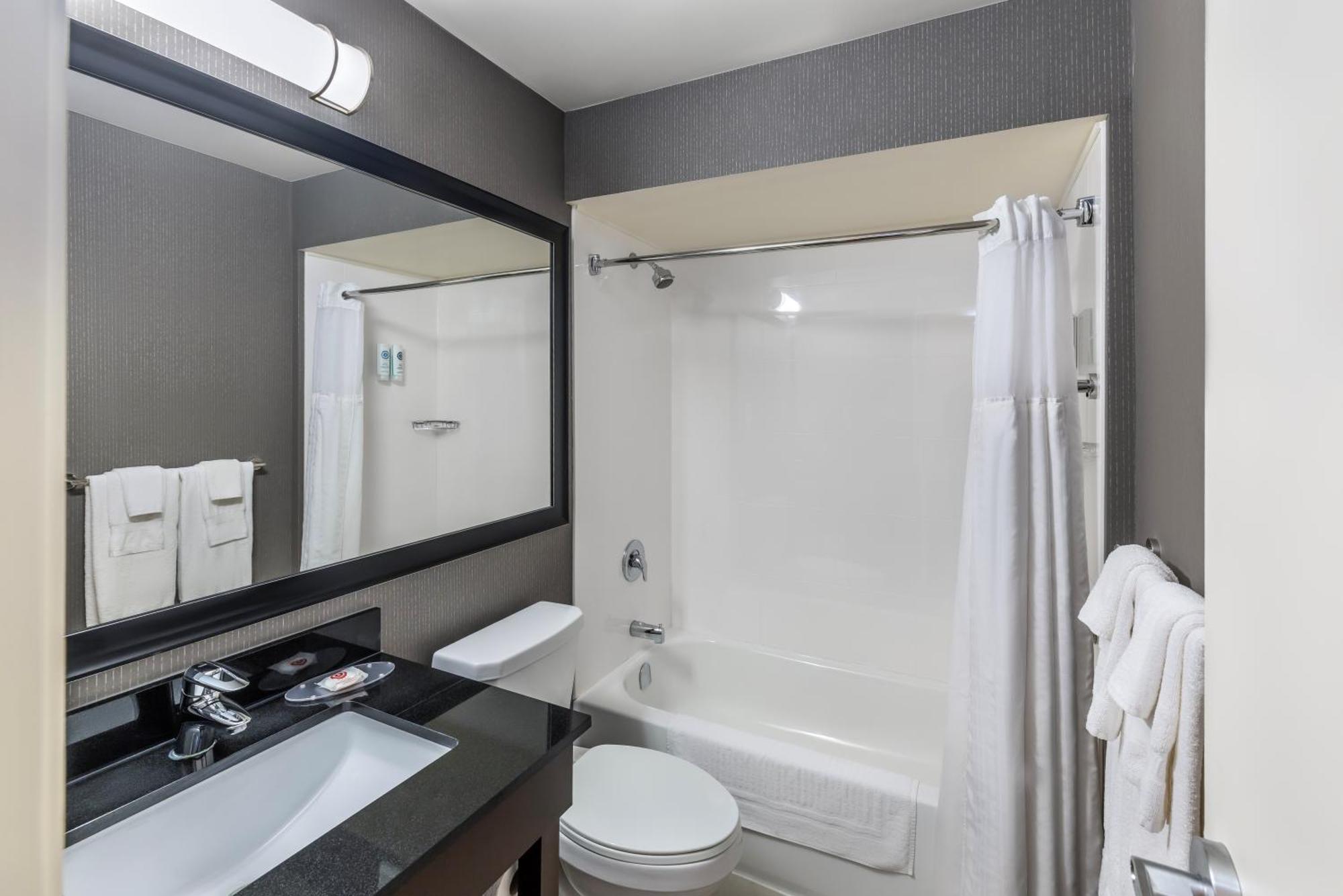 Queen Room with Two Queen Beds - Non-Smoking/Upper Floor