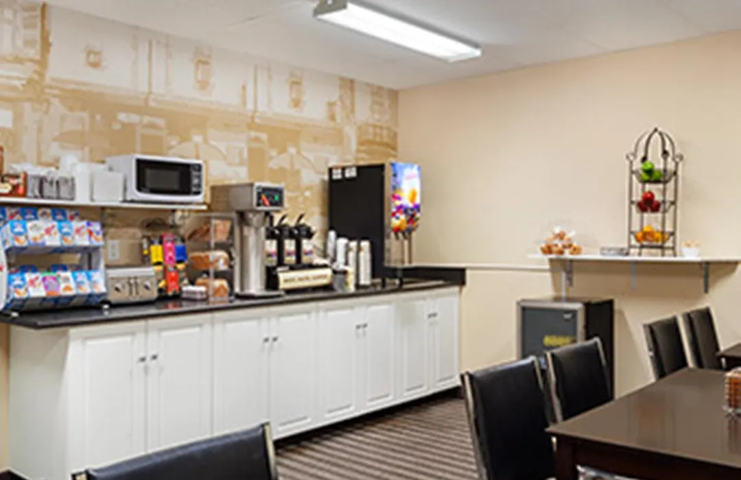 Super 8 By Wyndham Saskatoon Near Downtown-1