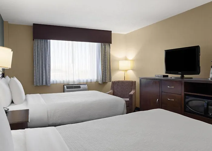 Ramada By Wyndham Saskatoon Hotel